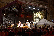 Open-Air-Bühne in der Kardinal-Faulhaber-Straße @ UniCredit Festspiel-Nacht am 21. Juni 2014 (©Foto: Martin Schmitz)